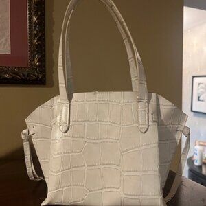 CREAM TEXTURED SMALL BUCKET BAG